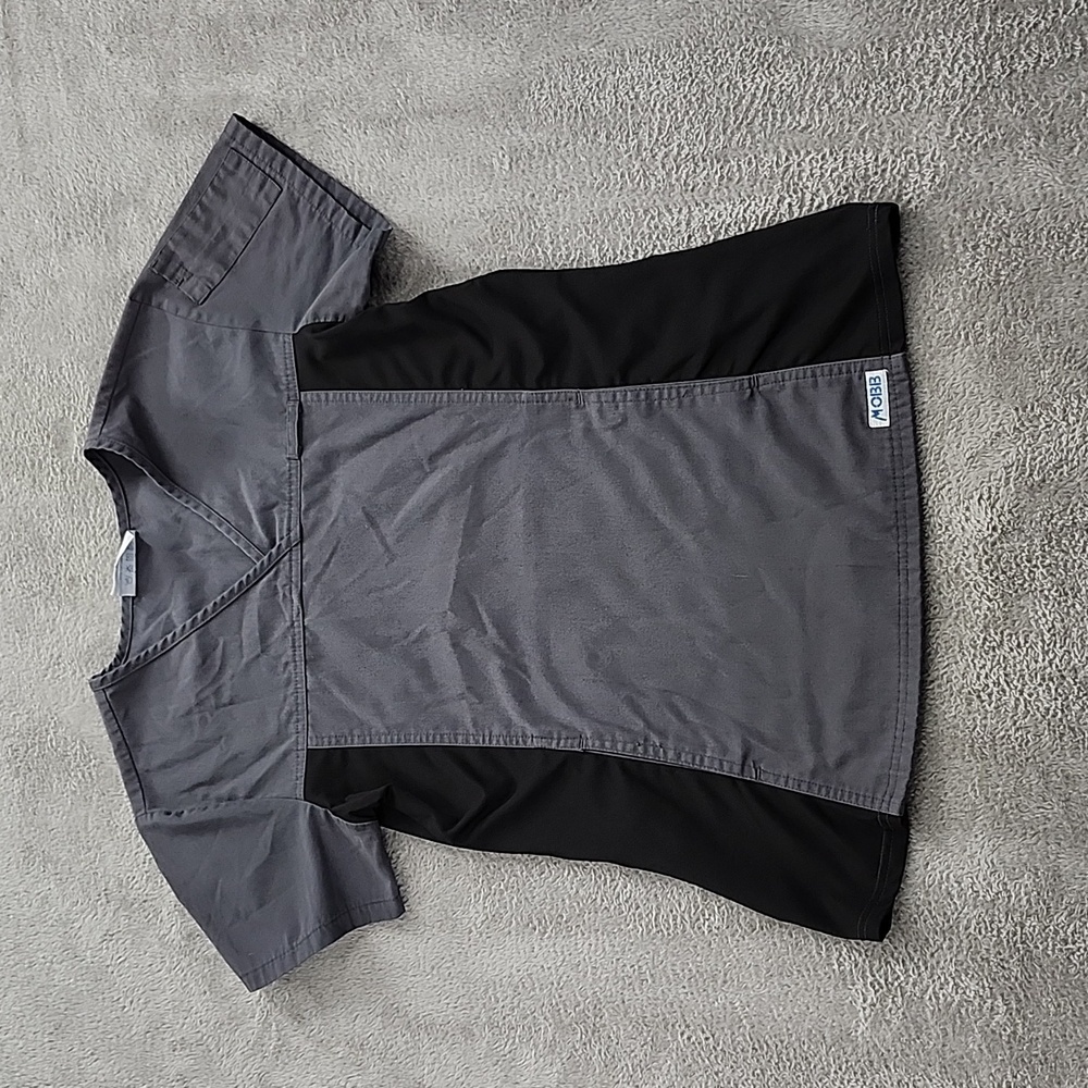 Women’s Gray Mobb Scrubs Top (Size XS) - Good Condition